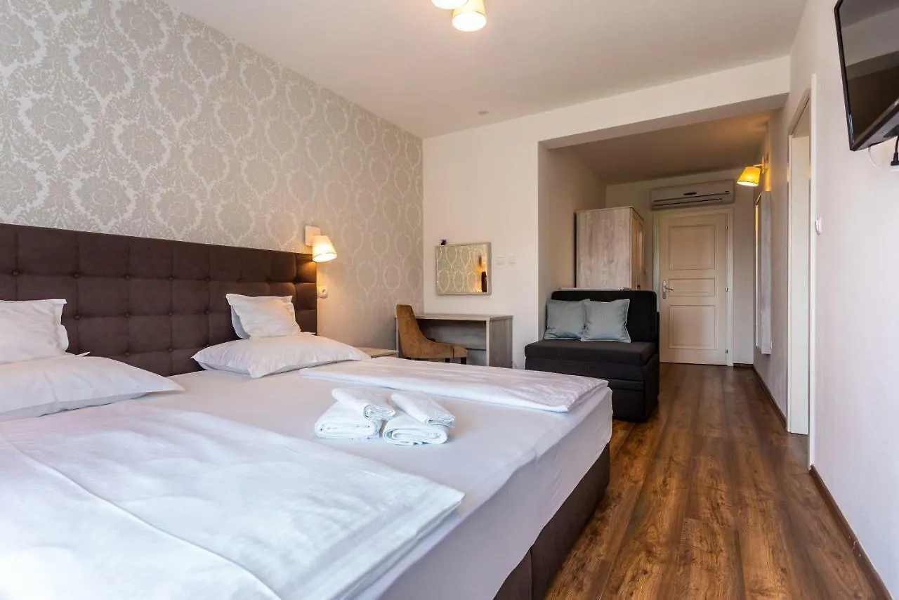 Bed & Breakfast Dosen Baska  3*, Baska (Krk)